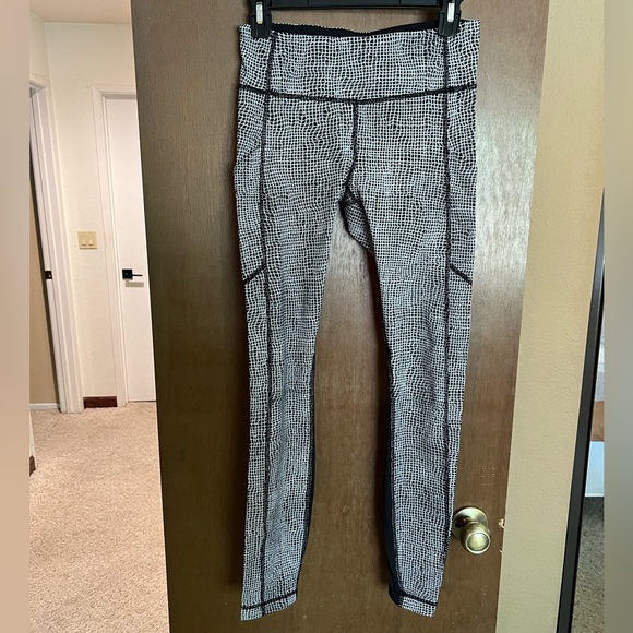 Lululemon Speed Up Tight - Picture 1 of 6